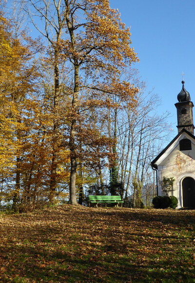 Kreuzwegkapellchen mit Florianibergkapelle