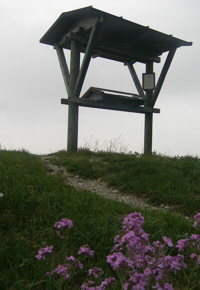 Am höchsten Punkt des Panoramawegs treffen wir auf eine Informationstafel.