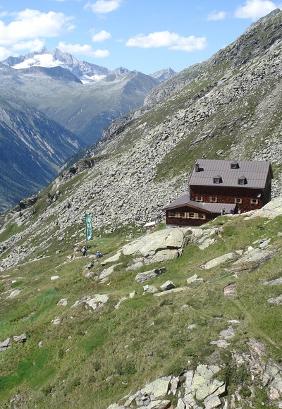 Blick talauswärts mit Warnsdorfer Hütte