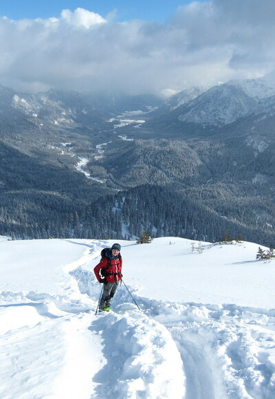 Scheinbergspitze mit Blick ins Graswangtal