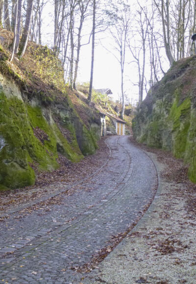 Straße der Kellergröppe in Raab. Z03
