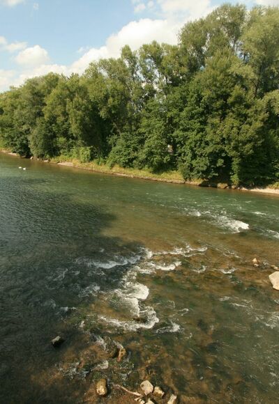 Iller mit Fußgängerbrücke