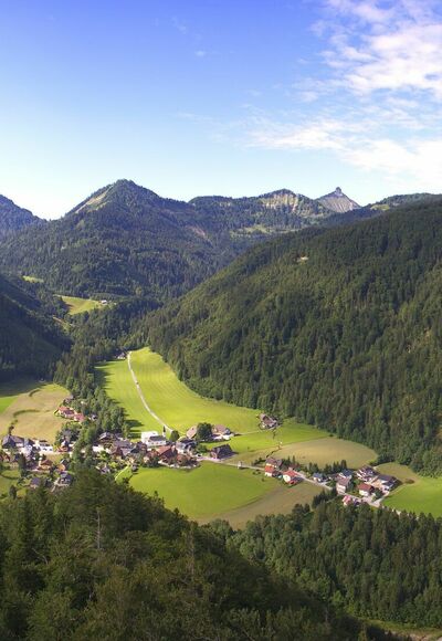 Blick auf Ort Hintersee und Ausgangspunkt vieler Touren