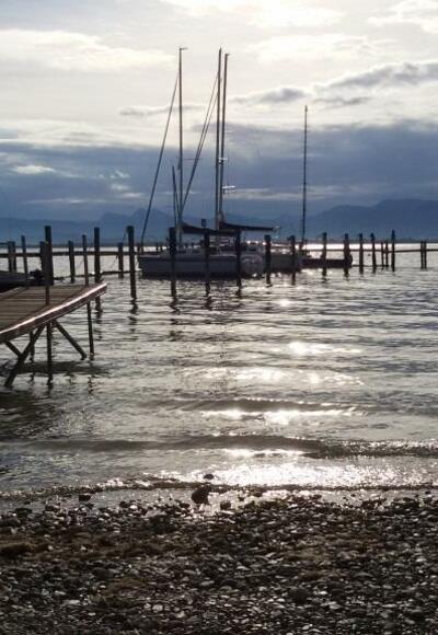 Blick auf den Chiemsee von Gstadt aus