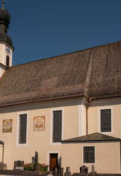 Kirchenspaziergang 2 - Kirche-Antwort-Süd-Sonnenuhr1