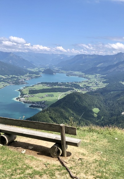 Bankerl mit Aussicht am Wolfgangsee
