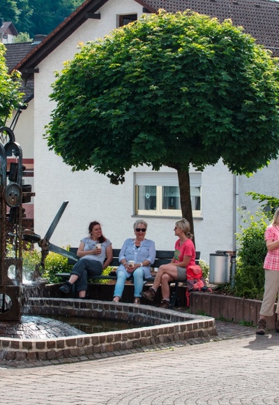 Schneiderbrunnen am Rathaus von Leidersbach
