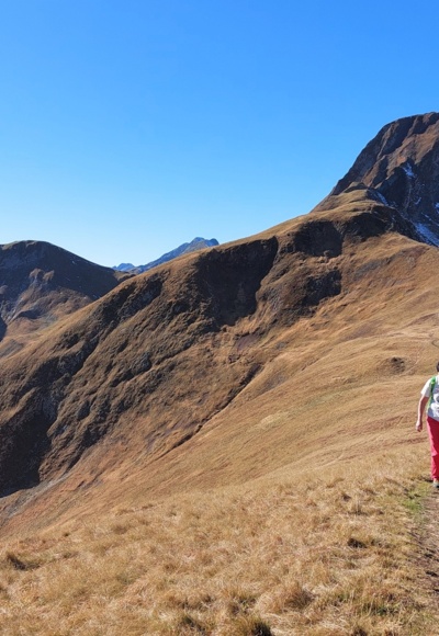 Jöchelspitze und Rothornspitze, rechts der Gumpensattel.