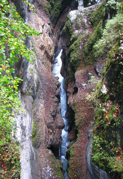 Blick vom Eisernen Steg in die Tiefe der Partnachklamm