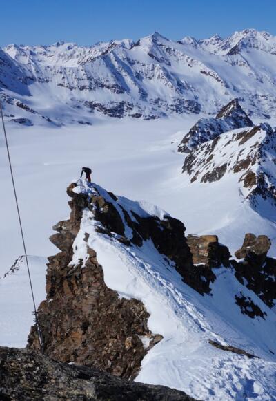 Blick vom Nordgipfel der Hohen Wilde auf den Gurgler Ferner.