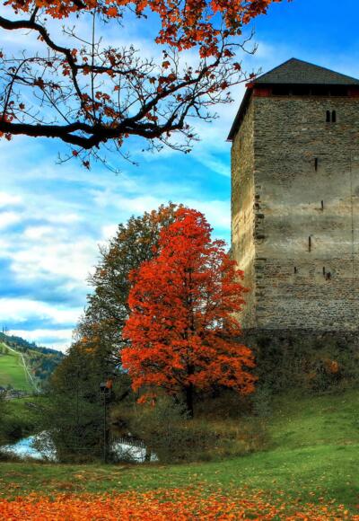 Burg Kaprun Herbst