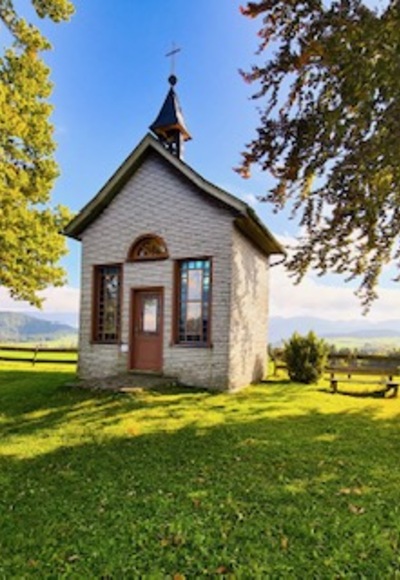 Pestkapelle Stiefenhofen mit Blick zur Nagelflukette