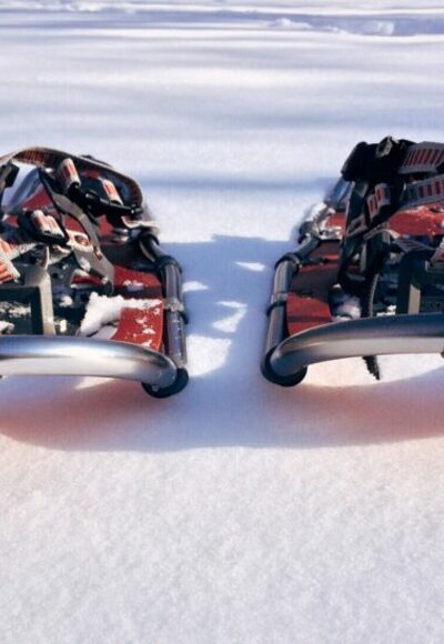Schneeschuhe in der Winterlandschaft