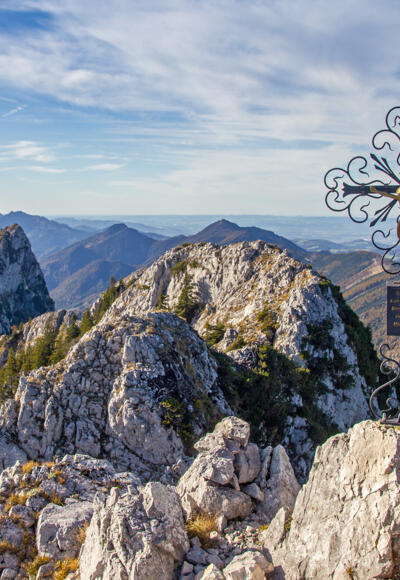 Kreuz am Gipfel der Kremsmauer (1604 m).