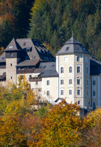 Schloss Klaus, Bibelschule der Missionsgemeinschaft der Fackelträger