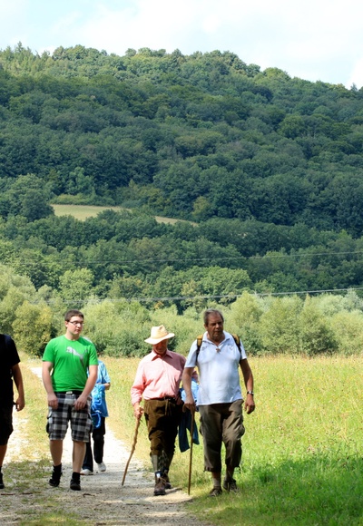 Wandern unterhalb der Basilika Vierzehnheiligen