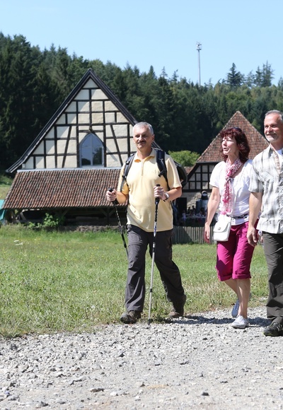 Wanderer vor der Alten Schäferei