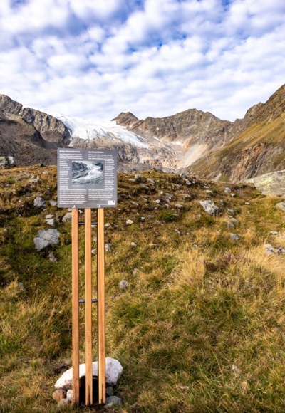 Abstecher zur ersten Infotafel mit Blick auf den Gletscher