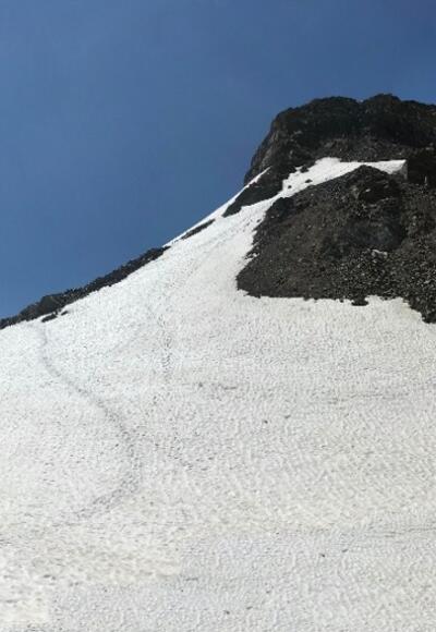 Ochsenkopf von der Tiroler Scharte mit Blick Richtung Jamtal (links) und Ochsental (rechts)