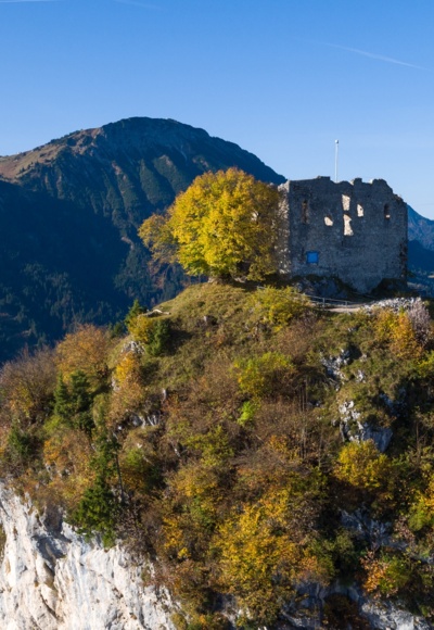 Ruine Falkenstein, im Hintergrund der Breitenberg und Aggenstein