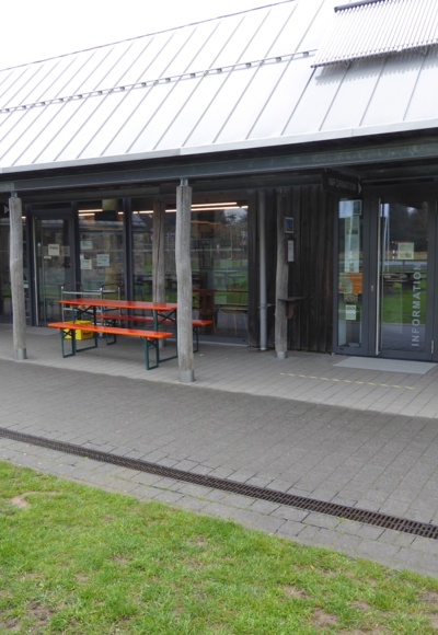 Info-Hütte