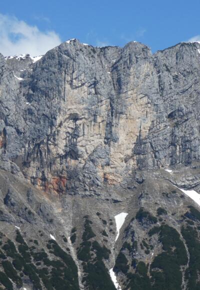 Stöhrhaus mit der Untersberg Südwand