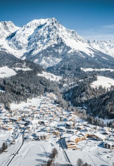 Scheffau_Ortsansicht Winter_Wilder Kaiser