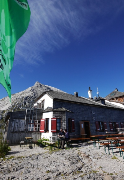 Wohlverdiente Stärkung auf dem Watzmannhaus.
