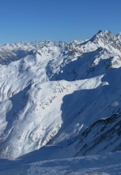 hinter den Defereggener Alpen der Großglockner