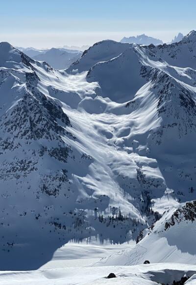 Weißenbachtal mit Hinterbergkofel (Bildmitte)