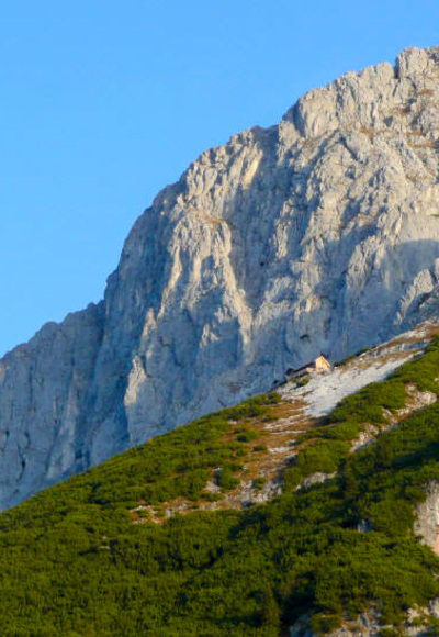 Werfener Hütte unterhalb des Hochthron im Tennengebirge