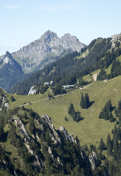 Gipfelblicke über Pürschling und August-Schuster-Haus bis zur Klammspitze