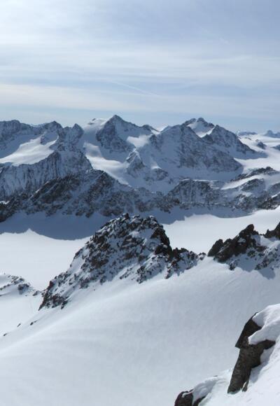 Direkte Einfahrt vom Gipfel in die Südrinne.