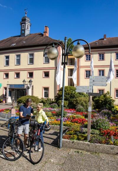 Mittelpunkt der Route / Tourist-Information Bad Orb