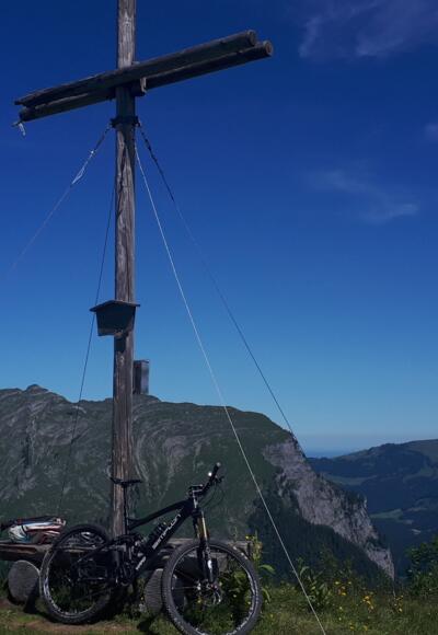 Gipfekreuz Lug (1767m)