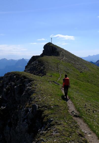 Die letzten Meter zum Gipfel des Brentenjochs.