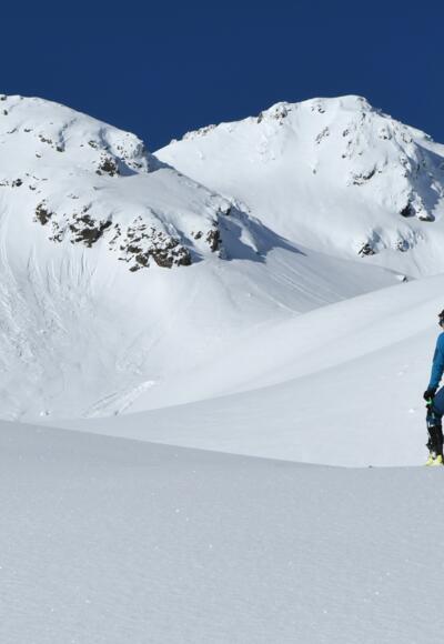 Frisch verschneit: Anstieg zum Samerschlag