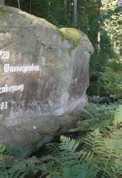 Felsen am Mühlgrabenweg