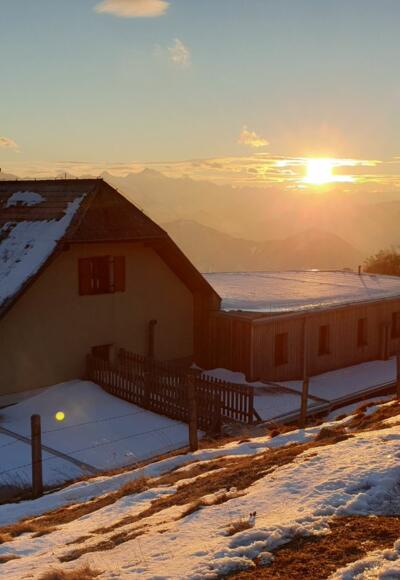 Schobersteinhütte in der Abendsonne