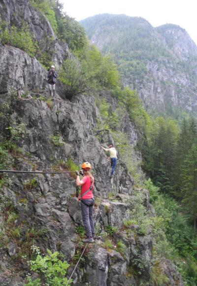 Auf der ersten Seilbrücke
