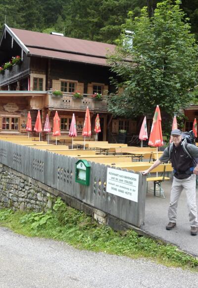 Grüne Wand Hütte
