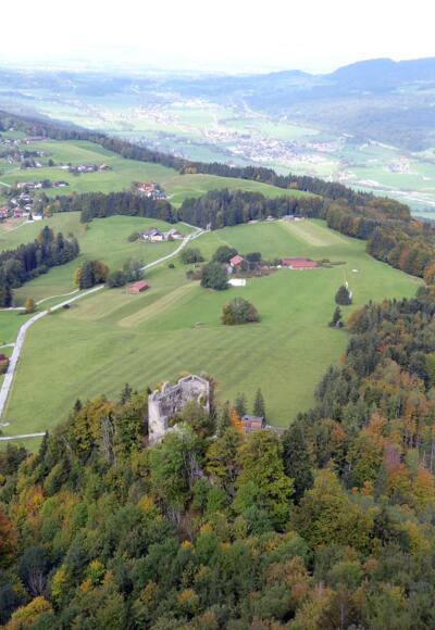 Der Weg führt von Thalgau zur Ruine Wartenfels.