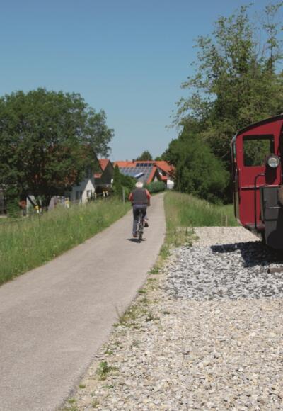 Frühere Lok entlang der Dampflok-Runde in Kaltental