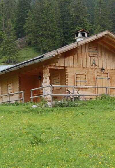 Die Enning Almhütte.