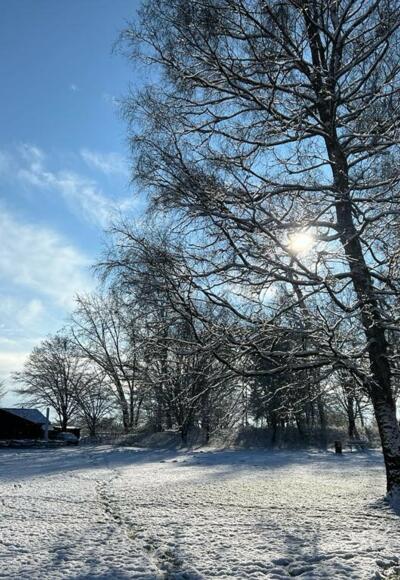 Winter am Germeringer See mit Kiosk
