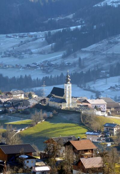 Die sonnige Höhenwanderung endet in St. Veit.
