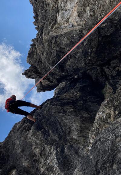 Abseilen über die Abseilpiste am Engelkarturm, Lechtaler Alpen.