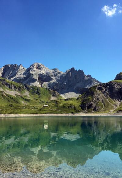 Alpe Lünersee - herrlich eingebettet in die Berglandschaft des Rätikons