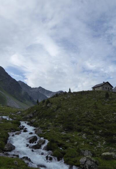 Morgens an der Zollwachthütte im Radurschltal