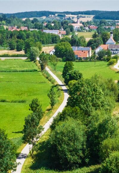Bockerlradweg bei Rudelzhausen mit Schimmelkapelle